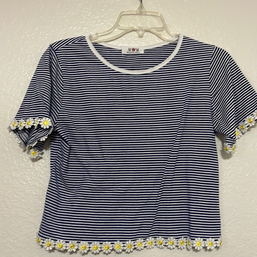 Striped Daisy rimmed shirt